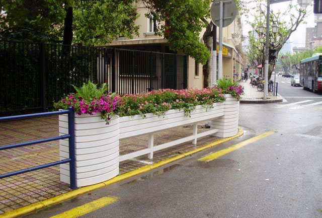 街道護(hù)欄PVC花箱