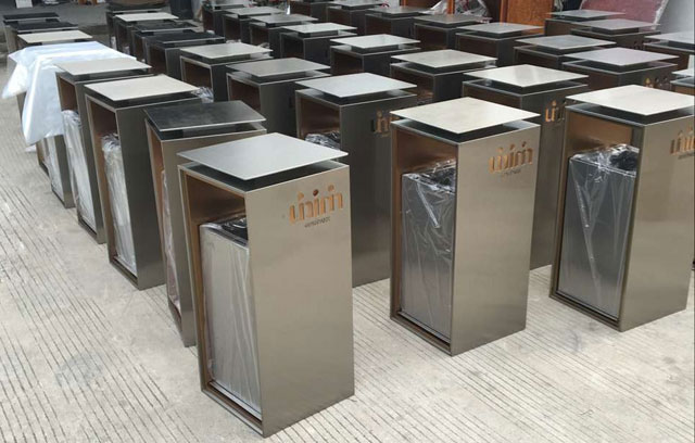 高檔室內(nèi)不銹鋼垃圾桶批量展示圖 高檔室內(nèi)不銹鋼垃圾桶批量展示圖